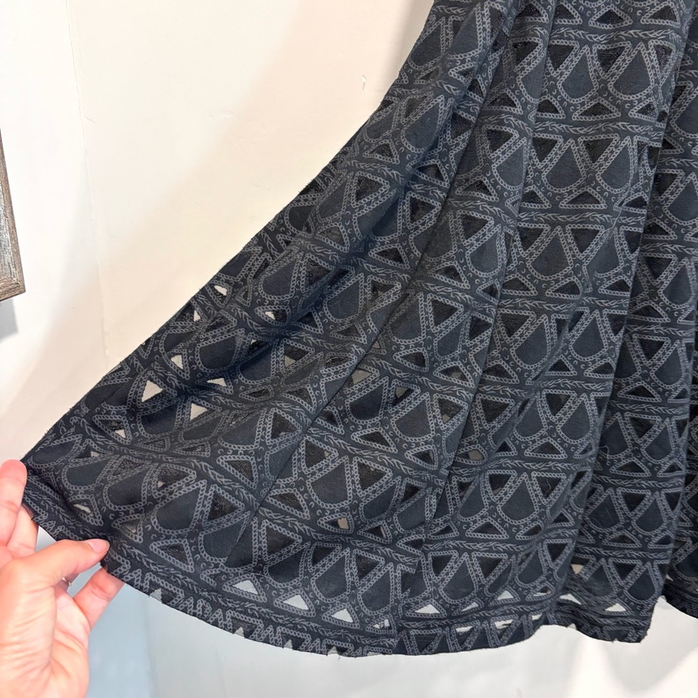 Lapis Pull On Waist Geometric Midi Skirt - Picture 5 of 11